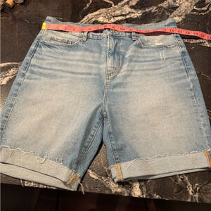 Fresh Cut High Rise Skinny Bermuda Shorts in Light Mid Indigo Wash size 30/10